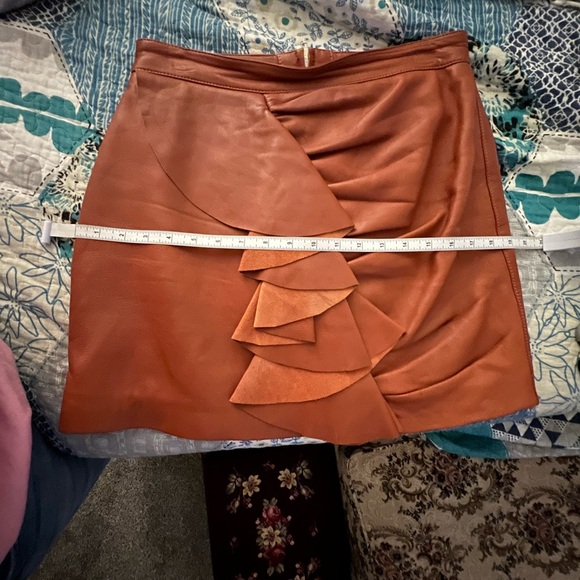 Lamb leather Brown Mini Ruffle Accent Understated Leather Austin TX Medium - Picture 9 of 12